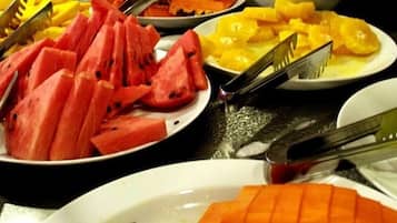 Free daily buffet breakfast