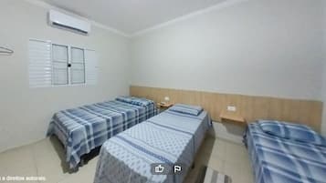 Escrivaninha, ferros/tábuas de passar roupa, Wi-Fi de cortesia