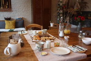 Dagelijks continentaal ontbijt inbegrepen