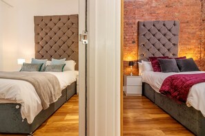 2 عدّة غرف نوم وأغطية فراش متميزة وتجهيزات عازلة للصوت وواي فاي مجانًا