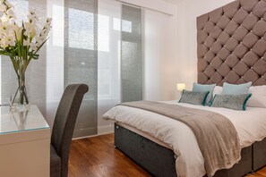 Suite, Balcony, City View (Sleeps 6, with Hot tub) | 2 bedrooms, premium bedding, soundproofing, free WiFi - Swan Street Penthouse (Manchester)