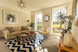 Apartment, 1 Bedroom | Living area