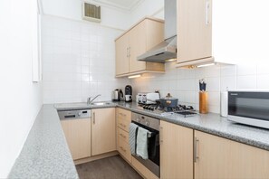 Apartment, 1 Bedroom | Private kitchen