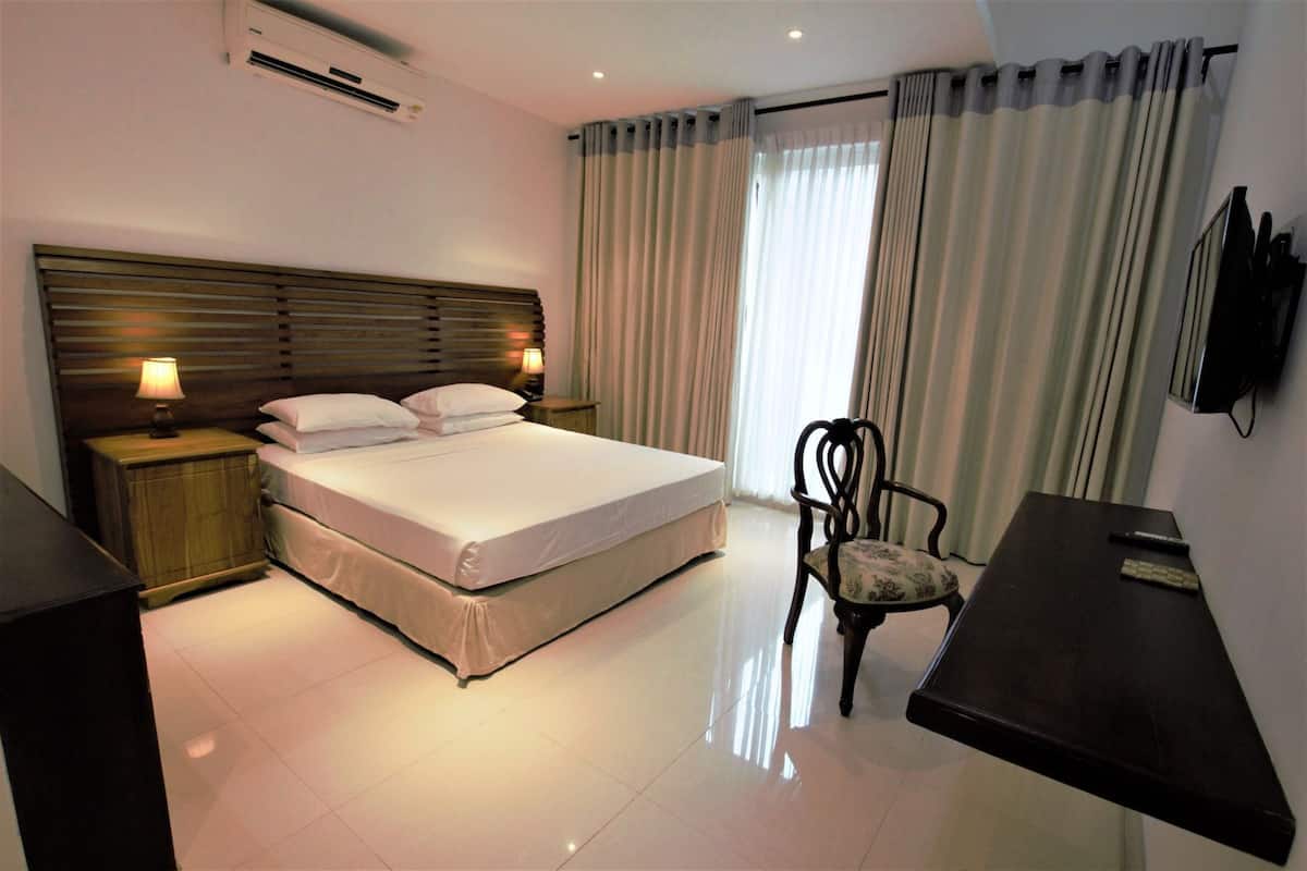 Deluxe Double Room | Egyptian cotton sheets, premium bedding, Select Comfort beds, minibar
