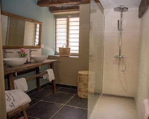 Deluxe Suite | Bathroom | Towels - La Demalerie (Cheverny)