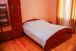 Desk, soundproofing, iron/ironing board, free WiFi