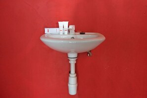 Standard Double Room | Bathroom