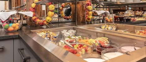 Daily buffet breakfast for a fee