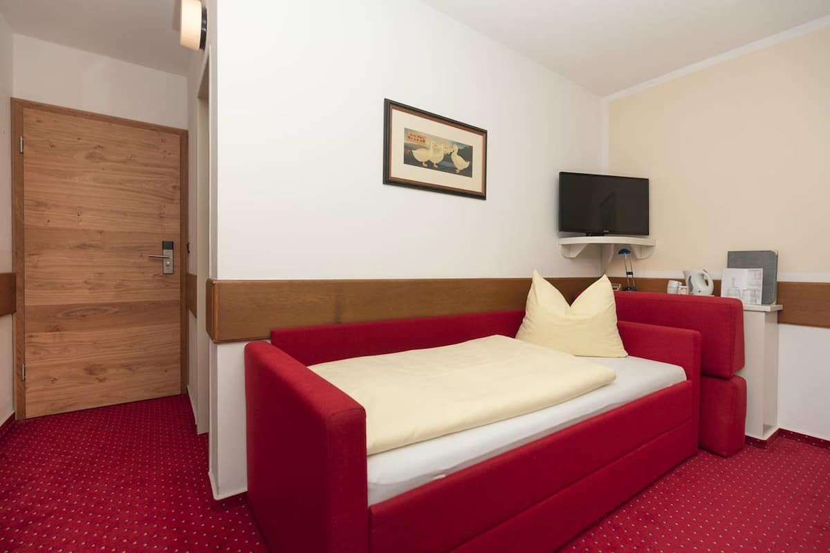 Quarto solteiro | Frigobar, cofres nos quartos, escrivaninha, quartos à prova de som