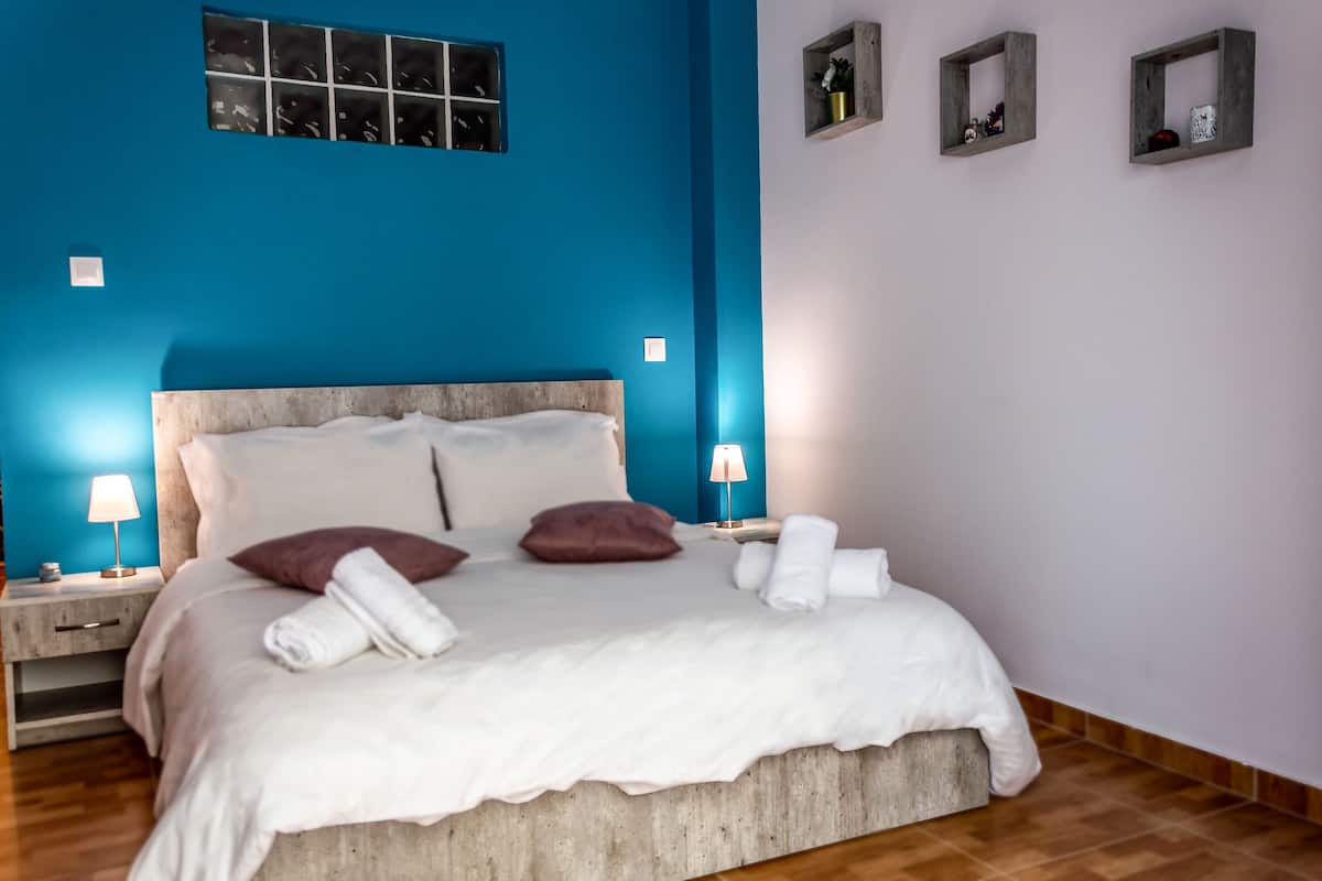 1 bedroom, desk, iron/ironing board, free cots/infant beds