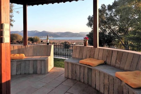 Superior Villa | Terrace/patio
