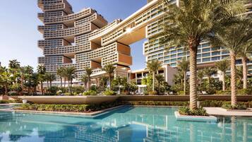 2 buitenzwembaden, zwembadcabana's (toeslag)