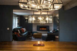 Cottage, 4 Bedrooms (Dovedale) | Living area | Flat-screen TV - Darwin Lake Holiday Village (Matlock)