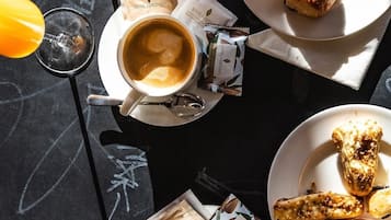 Free daily breakfast
