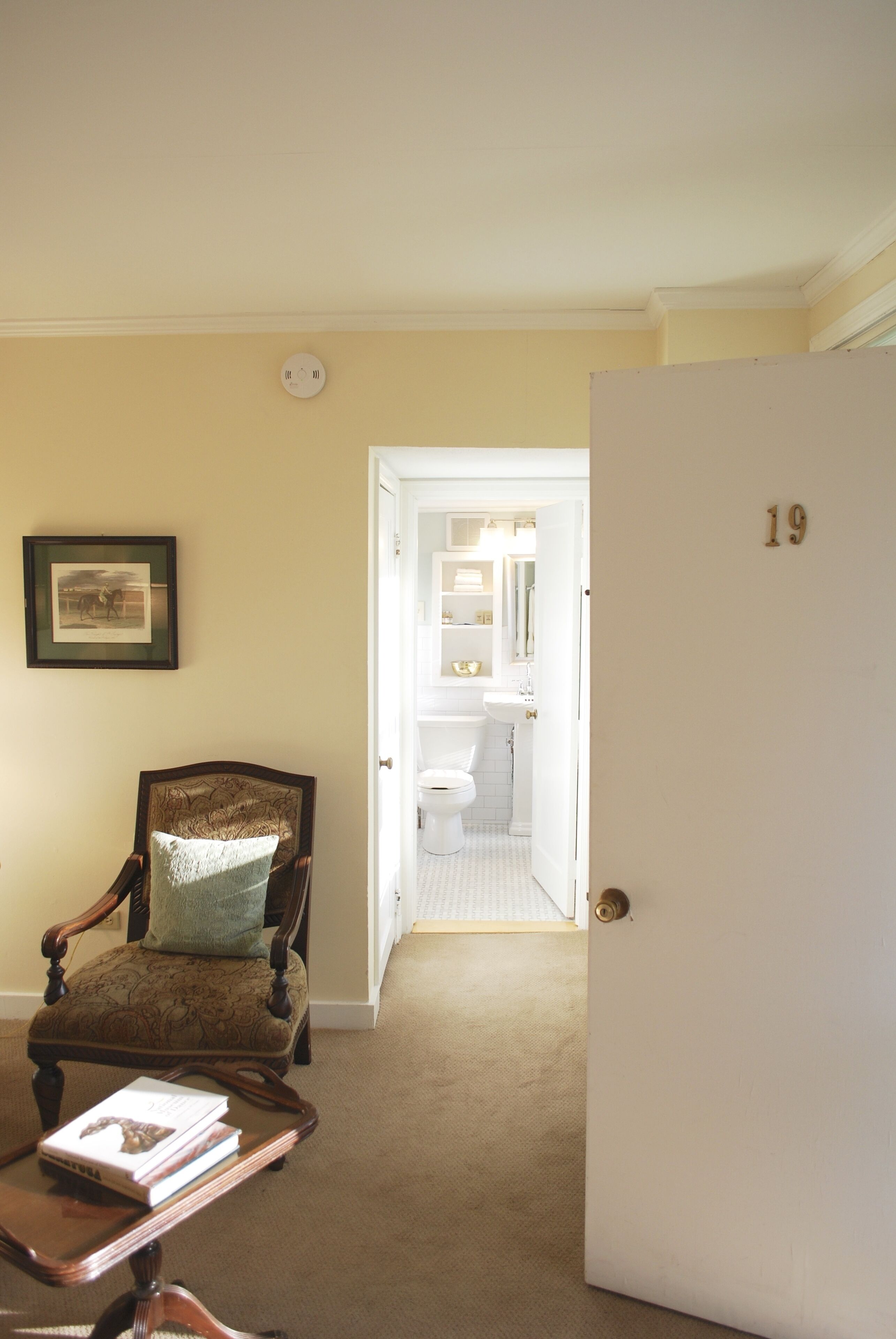 deluxe double room, ensuite (queen with porch #19) | interior