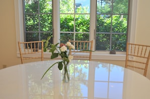 Apartment, Ensuite (Dining room) | Restaurant - Anne's Washington Inn (Saratoga Springs)