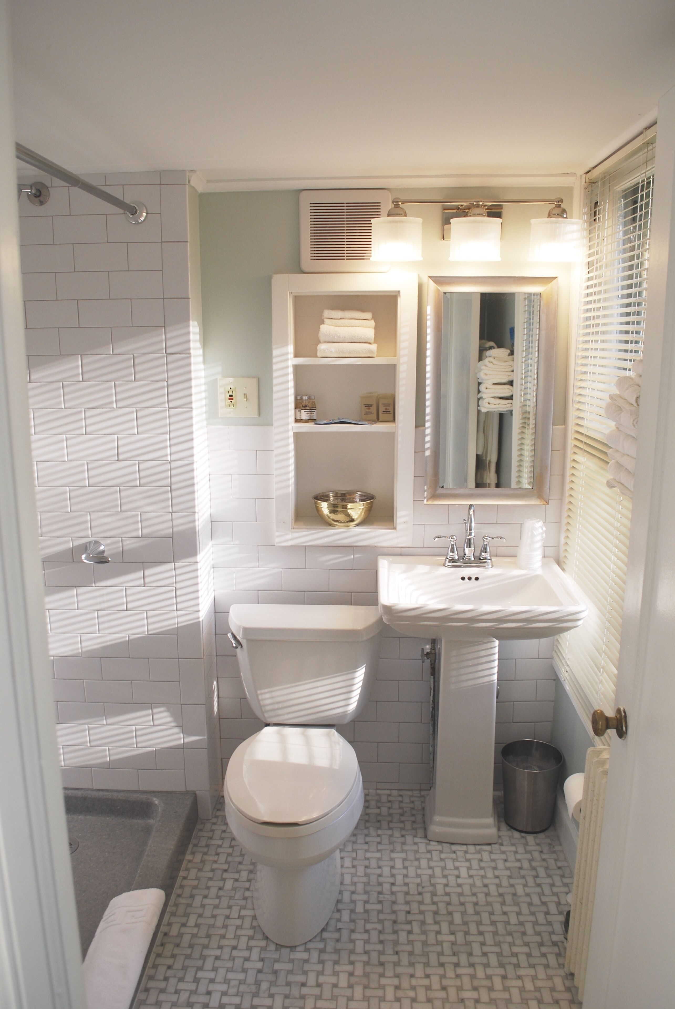 deluxe double room, ensuite (queen with porch #19) | bathroom