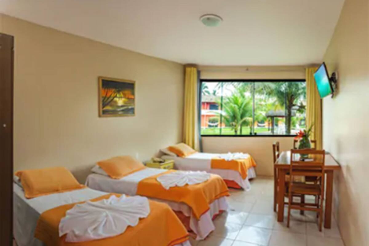 triple room | minibar, desk, bed sheets