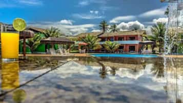 Bar accanto alla piscina