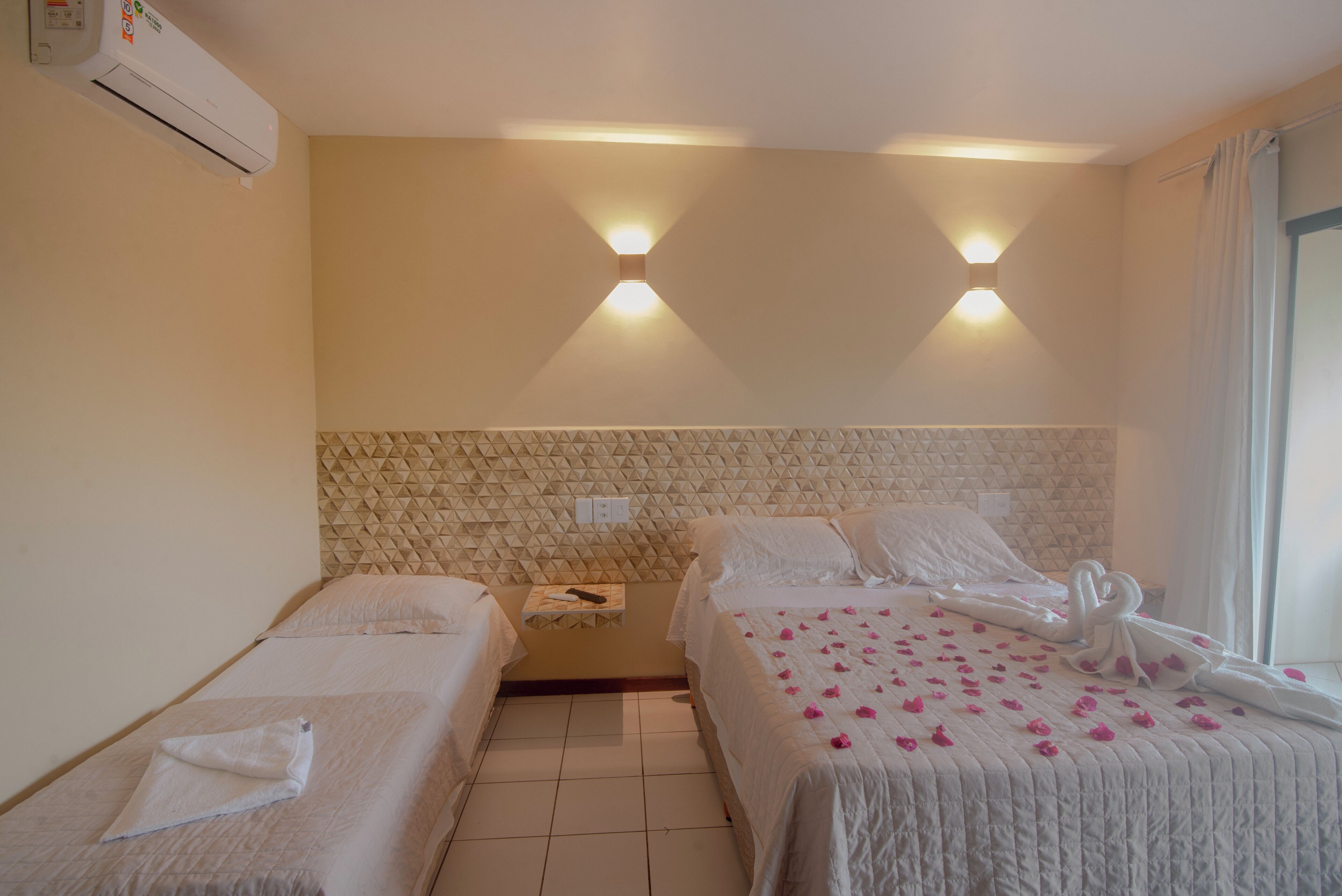 Double or Twin Room | Minibar, desk, bed sheets