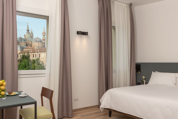 Couette en duvet d'oie, surmatelas, minibar