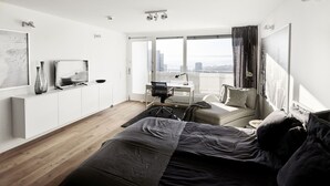 Standaard studio | Woonkamer | Een televisie en vloerverwarming