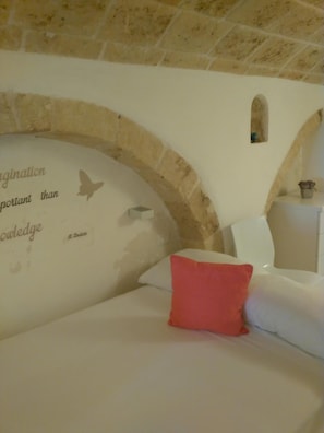 Desk, soundproofing, free WiFi, bed sheets - B&B Le Caravelle (Monopoli)