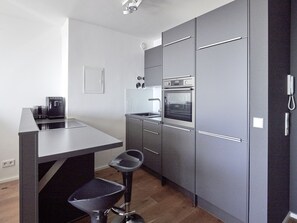 Standard Studio | Private kitchen | Fridge, oven, stovetop, coffee/tea maker - criston apartments - dream view studio 14 (Tuebingen)