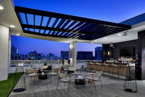 Poolside bar