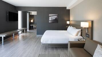 Zimmer, 1 King-Bett und Schlafsofa, Eckzimmer (View) | Hochwertige Bettwaren, Pillowtop-Betten, Schreibtisch