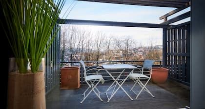 criston apartments - central living P