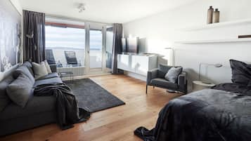Apartment | Living room | TV