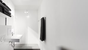 Apartment | Bathroom shower - criston apartments - homely Residence (Tuebingen)