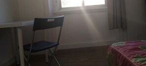 Blackout curtains, free WiFi, bed sheets - Come Inn Lisbon Penha de França (Lisbon)