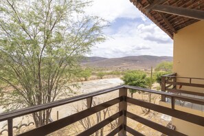 ห้องทริปเปิล | เครื่องนอนป้องกันสารก่อภูมิแพ้, มินิบาร์, โต๊ะทำงาน, Wi-Fi ฟรี