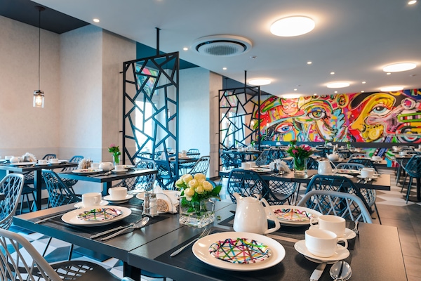 Café da manhã com buffet todos os dias (UAH 215 por pessoa)