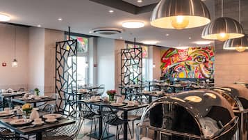 Café da manhã com buffet todos os dias mediante uma taxa