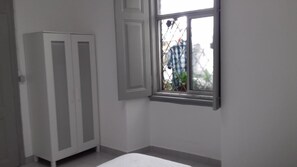 Verduisterende gordijnen, babybedden (toeslag), extra bedden (toeslag)