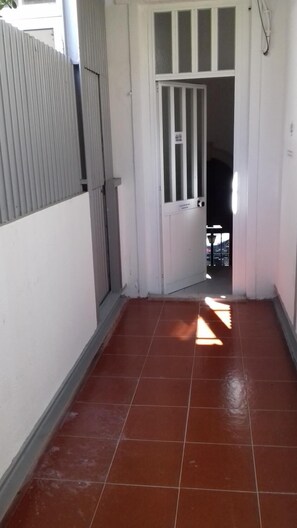 Balcony - Come Inn Lisbon Estefania (Lisbon)