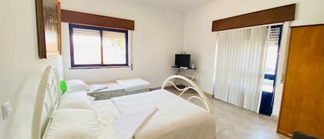 Habitación triple Deluxe | 1 habitación, ropa de cama hipoalergénica, insonorización y wifi gratis
