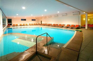 Piscine couverte, piscine extérieure