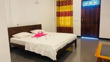 Deluxe Double Room | Premium bedding, individually furnished, desk, free WiFi