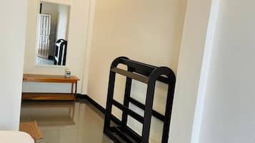 Premium bedding, individually furnished, desk, free WiFi