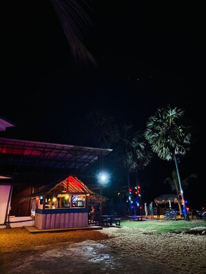 Front of property - Guitar Bay Arugambay (Arugam Bay)