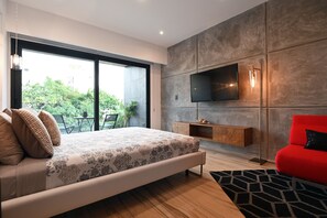 Studio – standard, ikke-røyk | Safe på rommet, strykejern/-brett, wi-fi (inkludert) og sengetøy