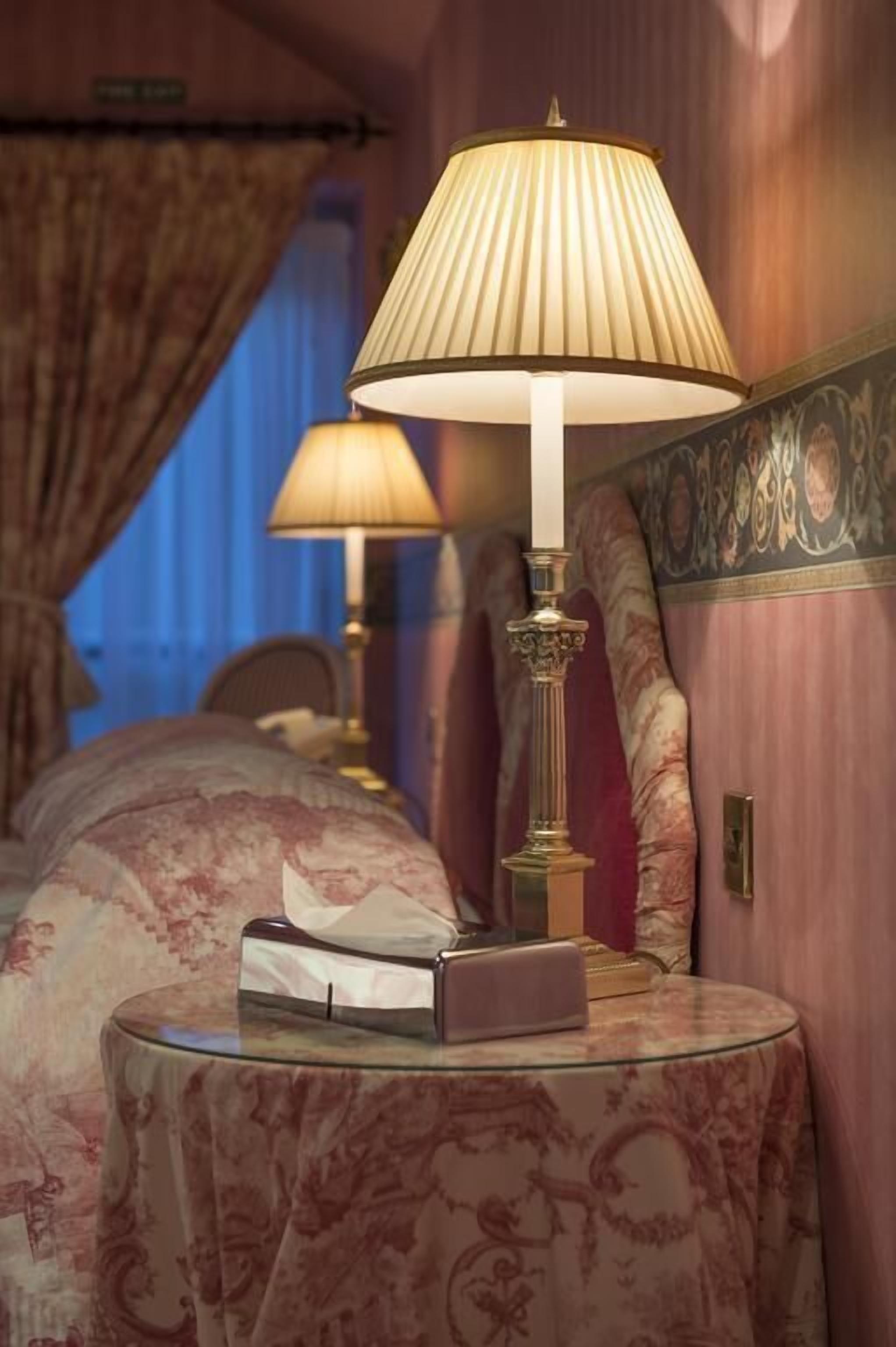 luxury double room | 1 bedroom, in-room safe, desk, laptop workspace