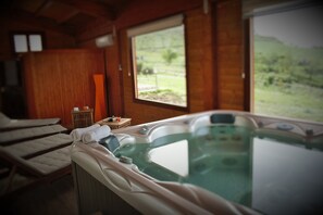 Bain à remous intérieur