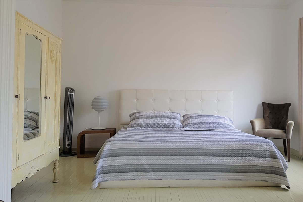 Business Studio Suite | 1 bedroom, down comforters, in-room safe, individually decorated