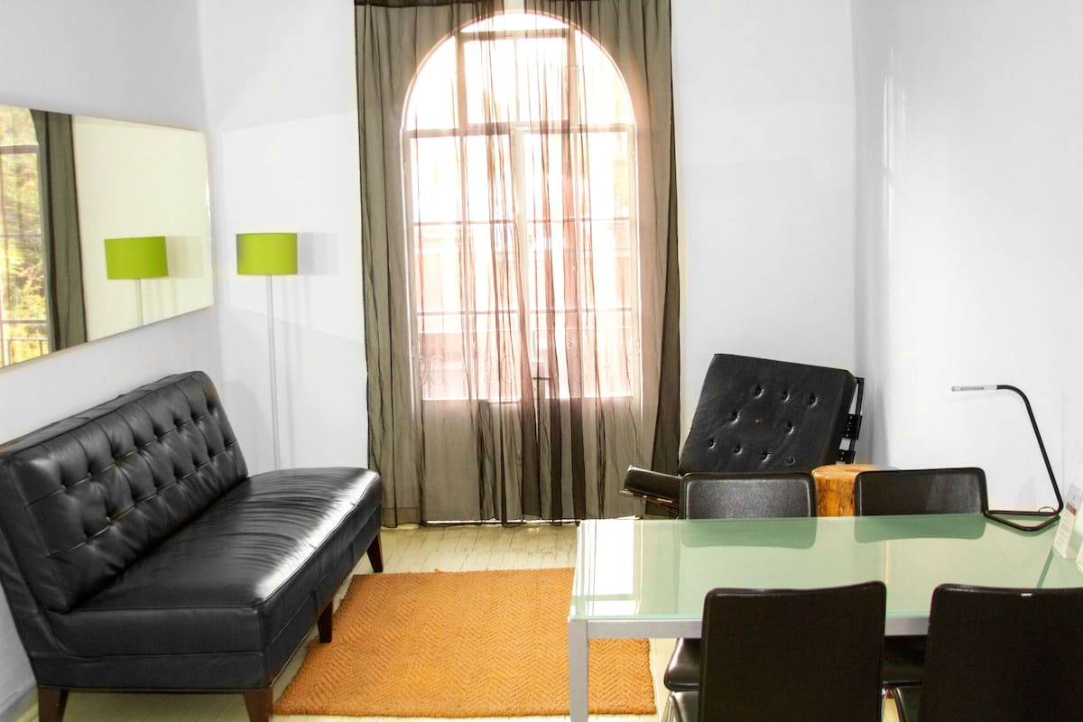Executive Apartment | Living area | 42-inch LED TV with digital channels, TV