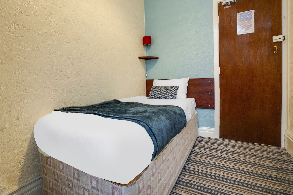 Standard Single Room, 1 Twin Bed (Shared) | Egyptian cotton sheets, premium bedding, bed sheets